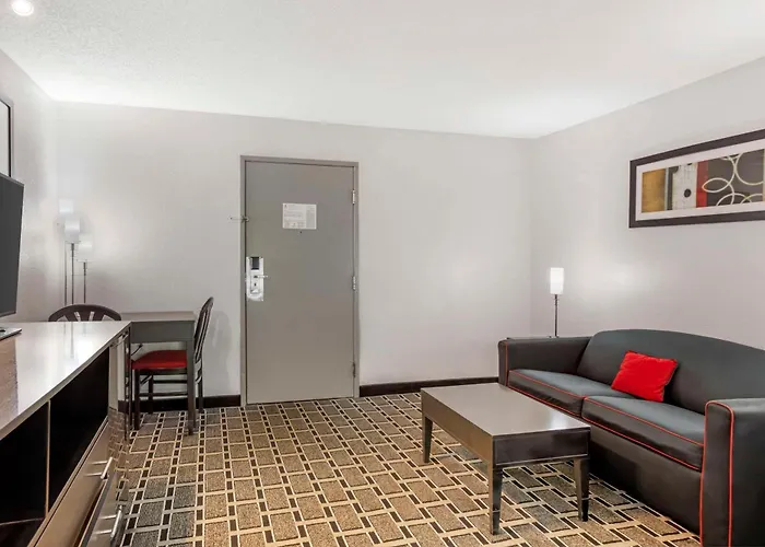 Comfort Suites Nashville Airport - Bna