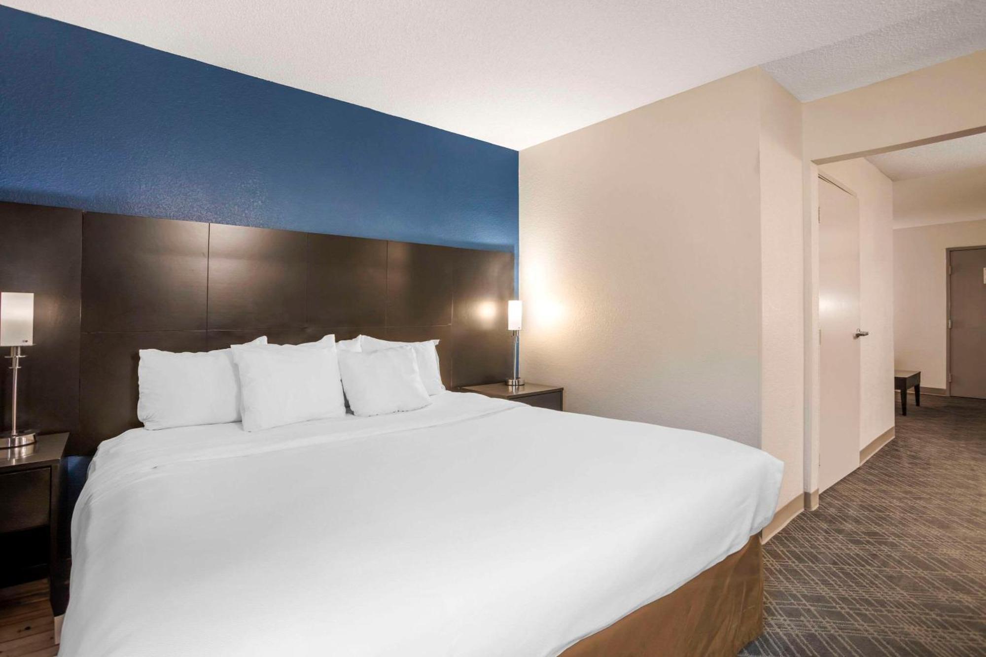 Hotel Comfort Airport - Bna